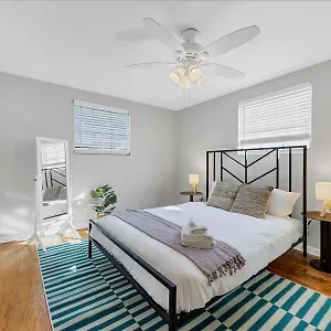 Apartment Designed And Cozy 1br With Parking Near Stores United States